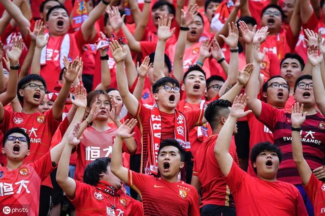 关于深圳佳兆业主场致敬，积分榜上升至第八的信息