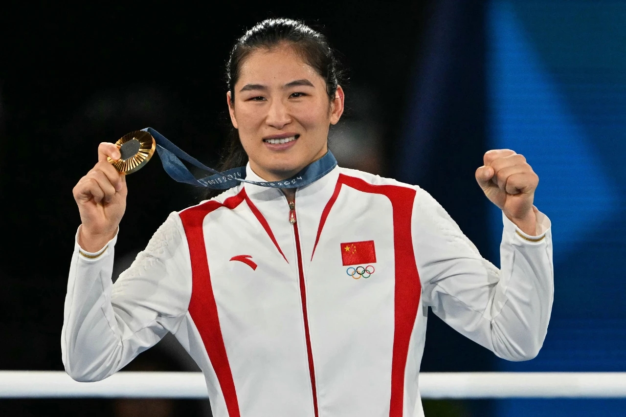 拳击选手火爆决赛，一击定胜负