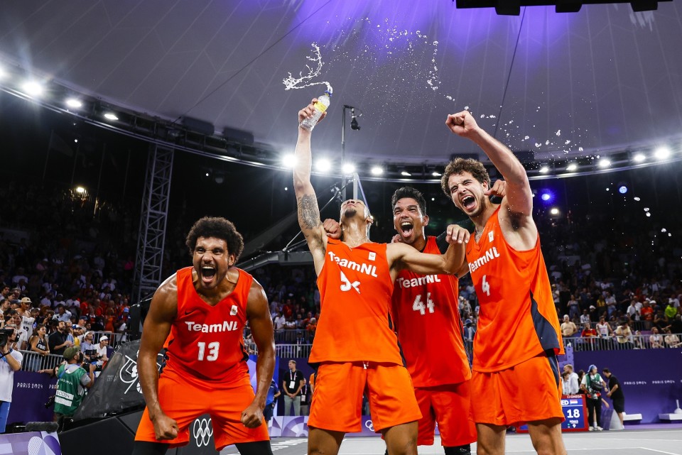 立陶宛运动员在田径比赛中获得铜牌