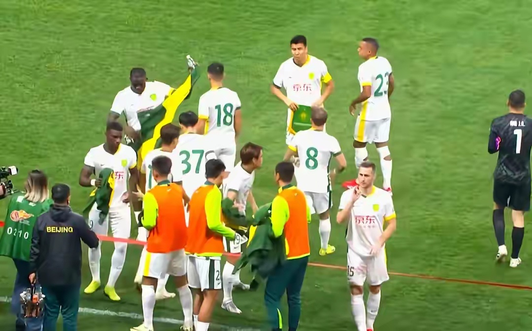 雷火电竞网站-包含上海绿地申花客场不敌北京国安，遭遇两连败的词条