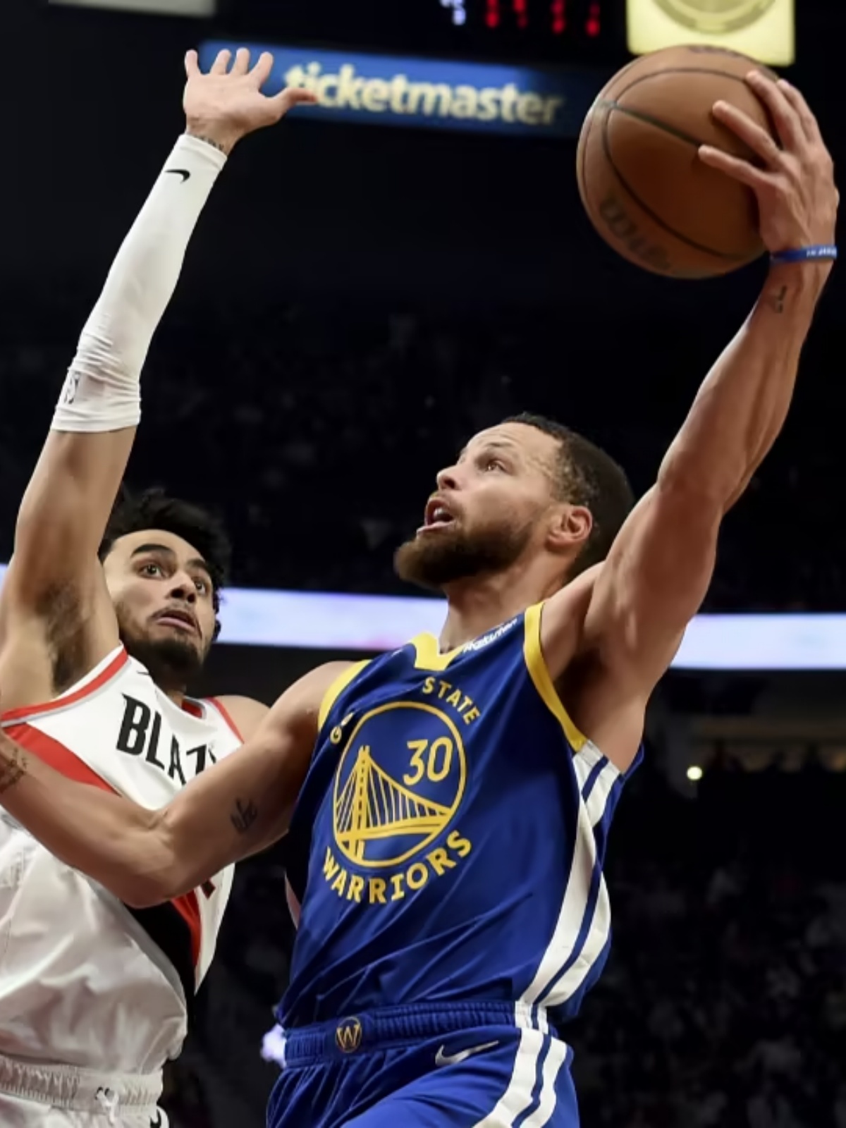 雷火电竞-勇士气贯长虹，以出色表现获胜