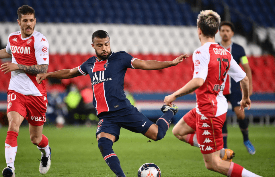 法国劲旅巴黎圣日耳曼完胜对手