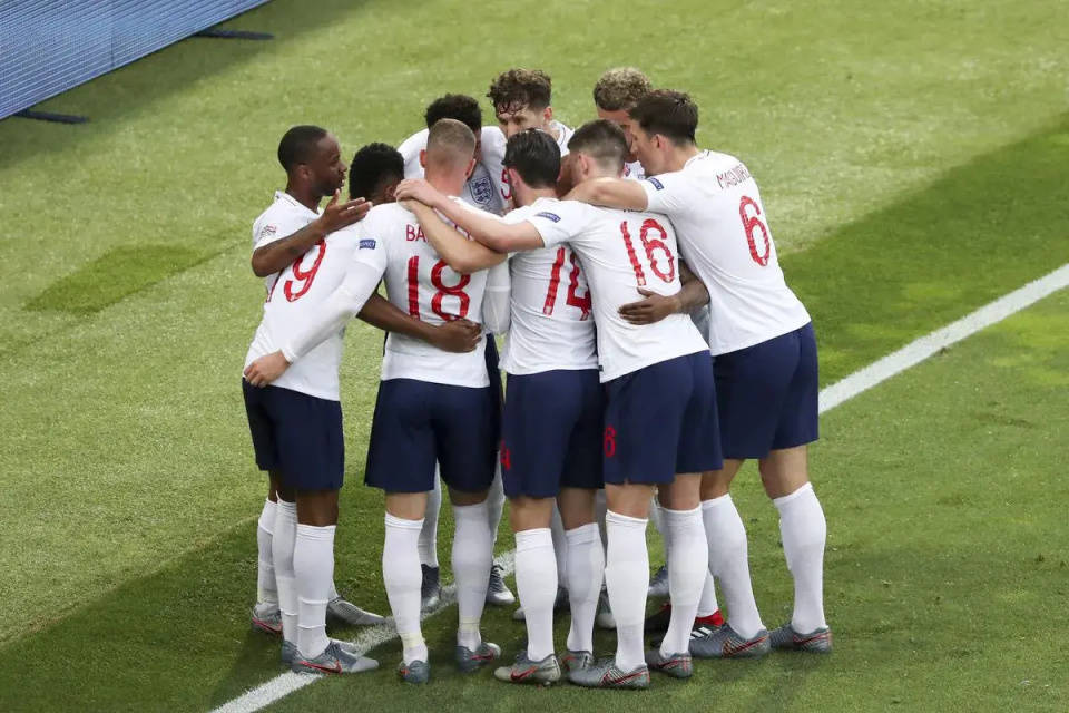 雷火电竞官网-英格兰队取胜挺进欧洲杯半决赛