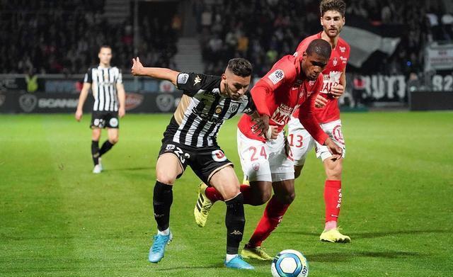 雷火电竞主播-波尔多对战布雷斯特，胜负悬念引人注目