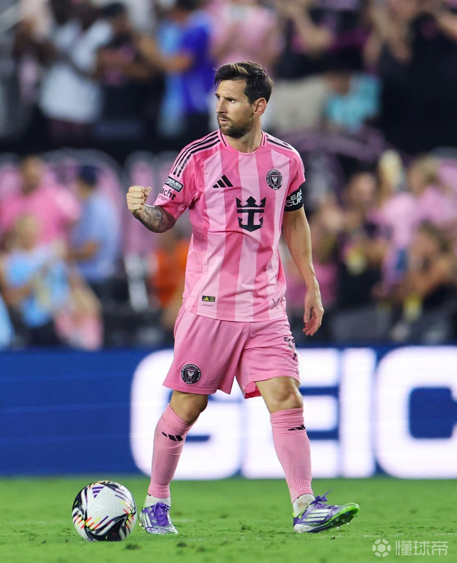 雷火电竞官网-里昂险胜瑞典，梅西高光表现