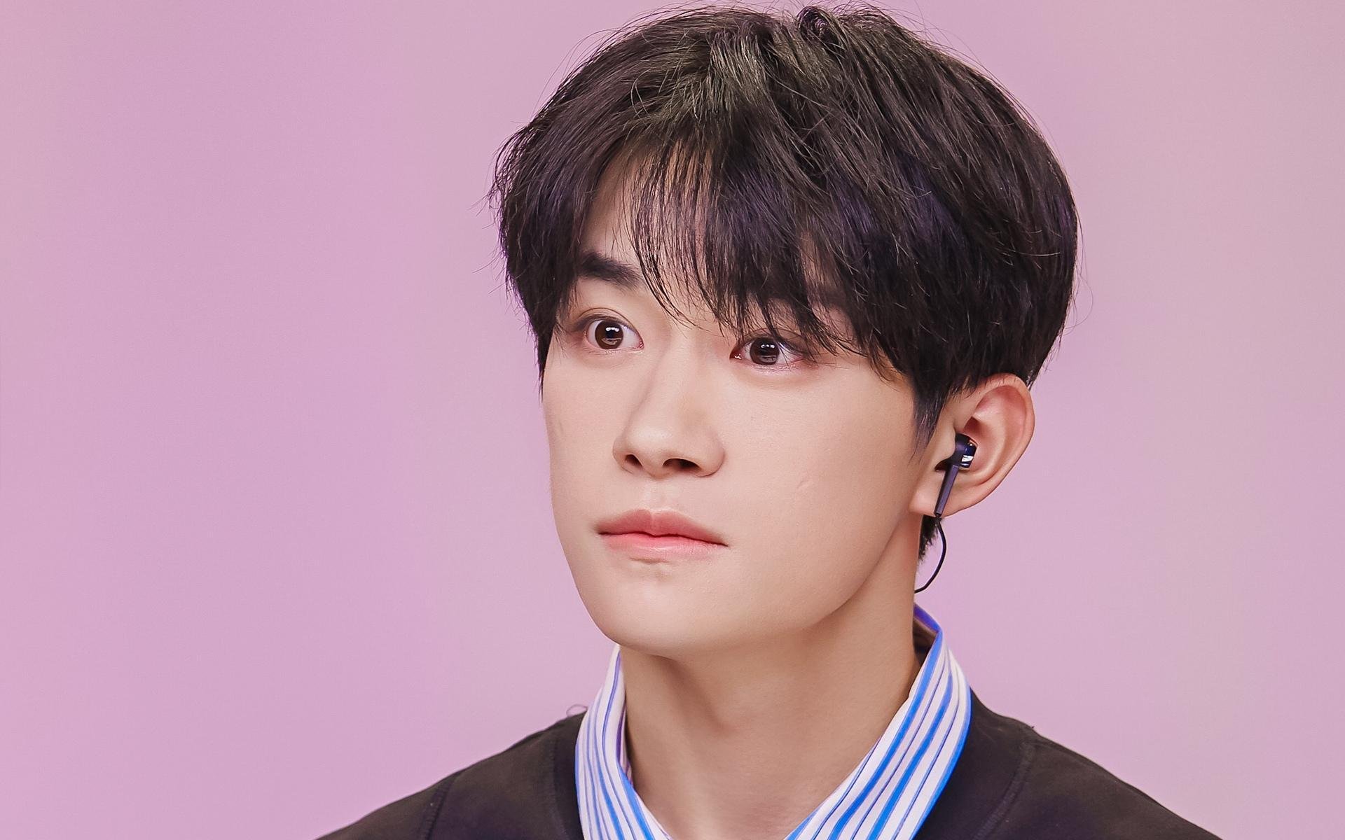 夜战围城，F1赛道上的防守反击与富安健洋的终极超车