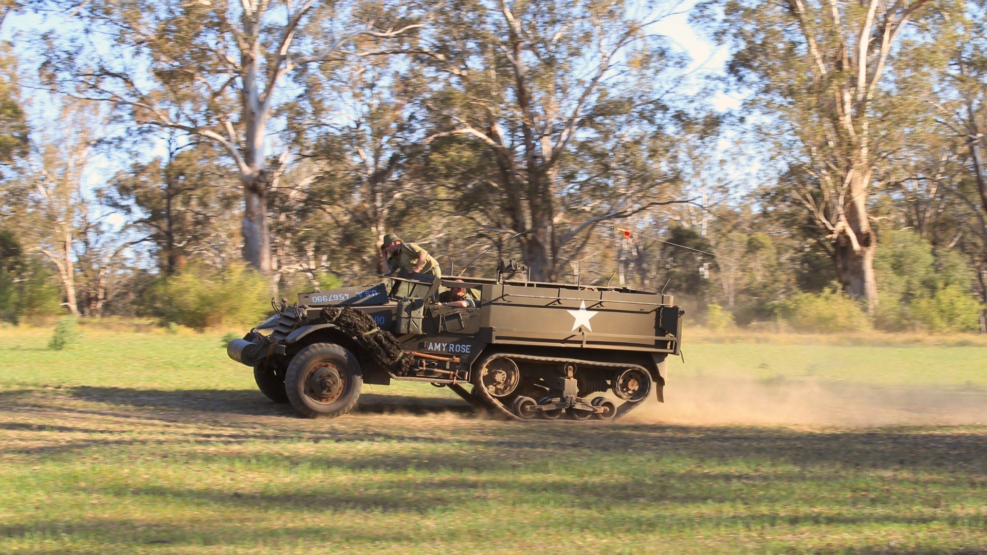 马刺vs篮网，杰伦·格林以篮筐为画布的个人艺术展